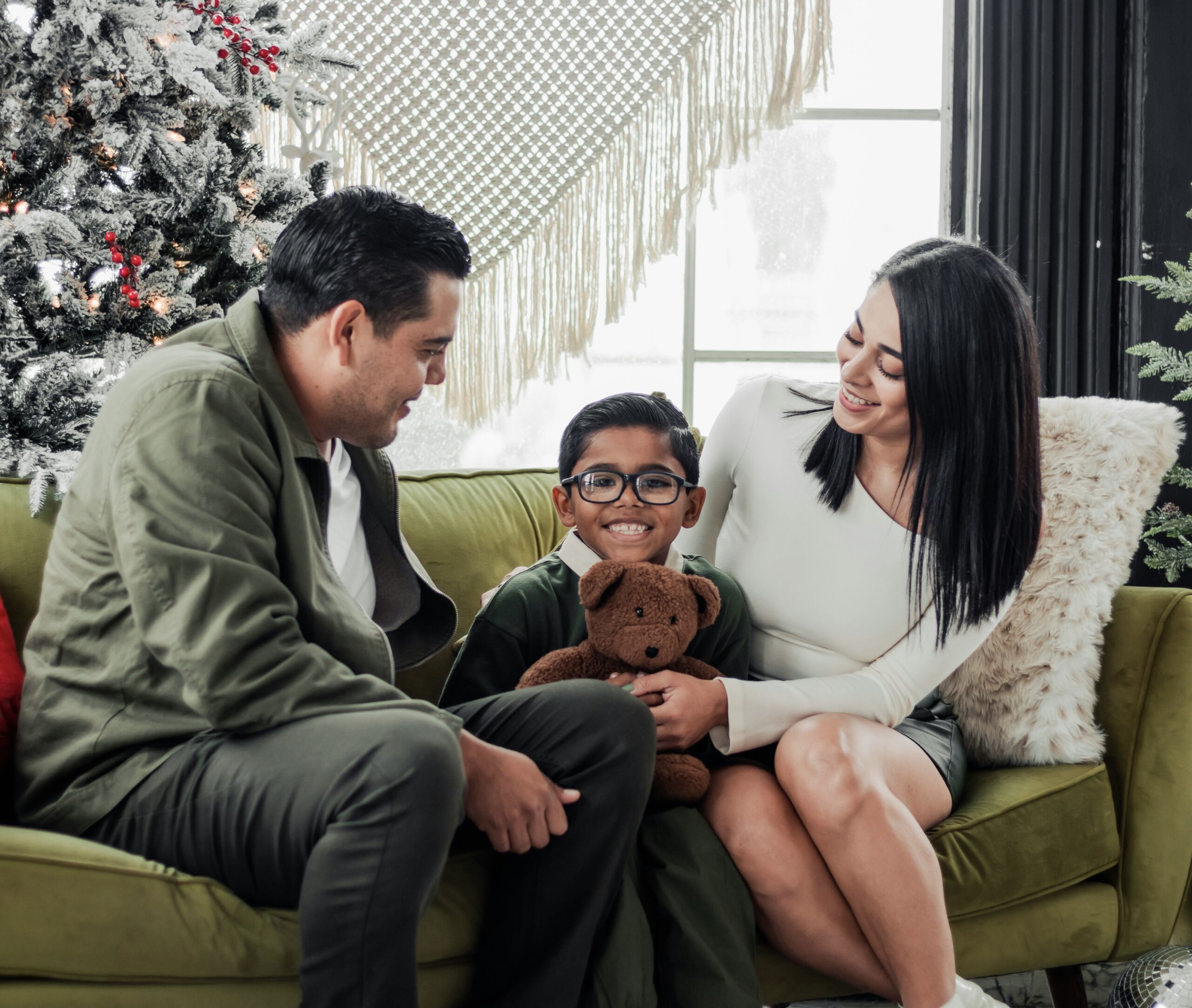 javier-gonzalez-fotografo-fs18W46OK7c-unsplash une famille en consultation psychologique